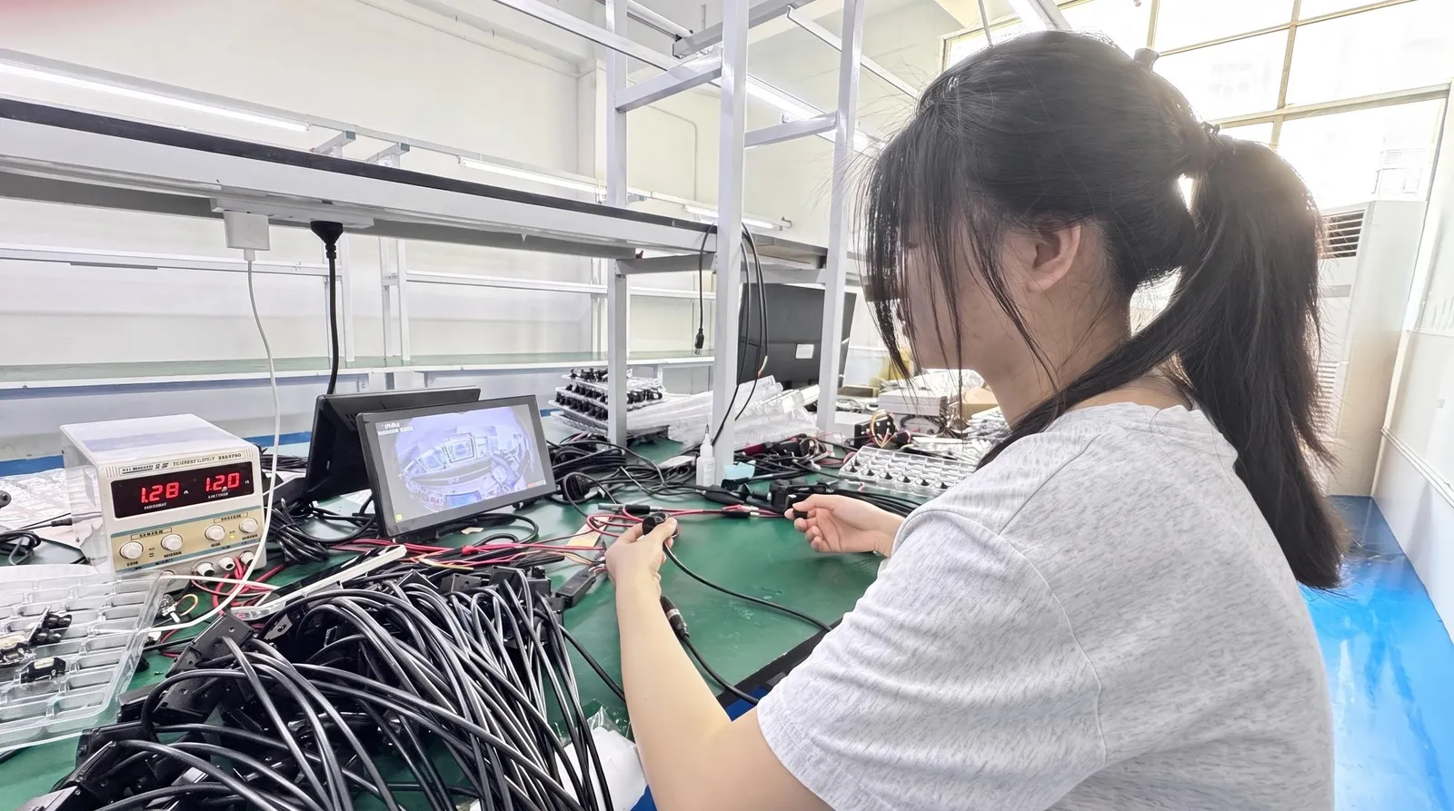 Component assembly at the YUNTOR factory